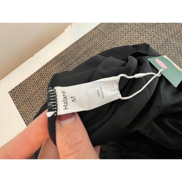 Halara V Neck Short Sleeve Side Pocket Wide Leg Flowy Waffle Casual Jumpsuit NWT - Picture 11 of 16